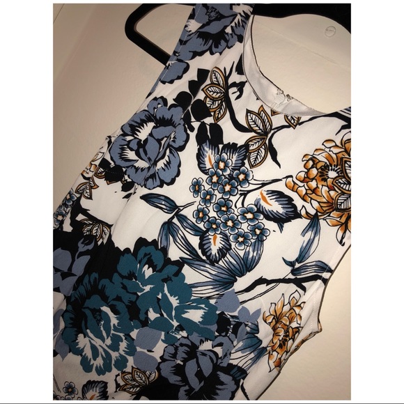 🦋Warehouse Blue Floral Border Shift Dress🦋 - Picture 3 of 4